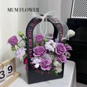 Giỏ Hoa Hồng Tím Phối Cát Tường Sang Trọng
